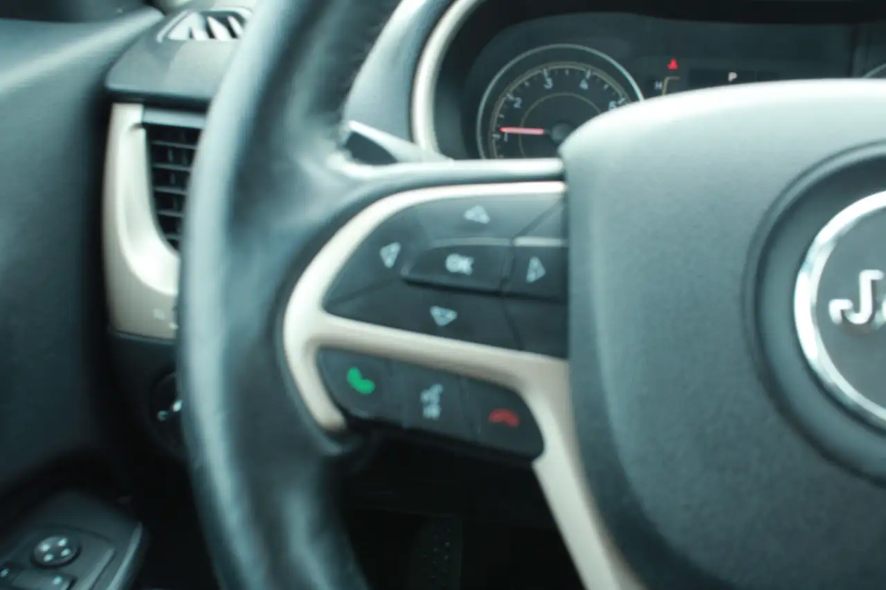 Jeep Cherokee photo Jeep Cherokee