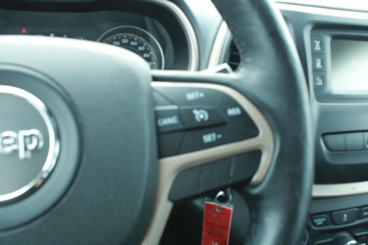 Jeep Cherokee photo Jeep Cherokee