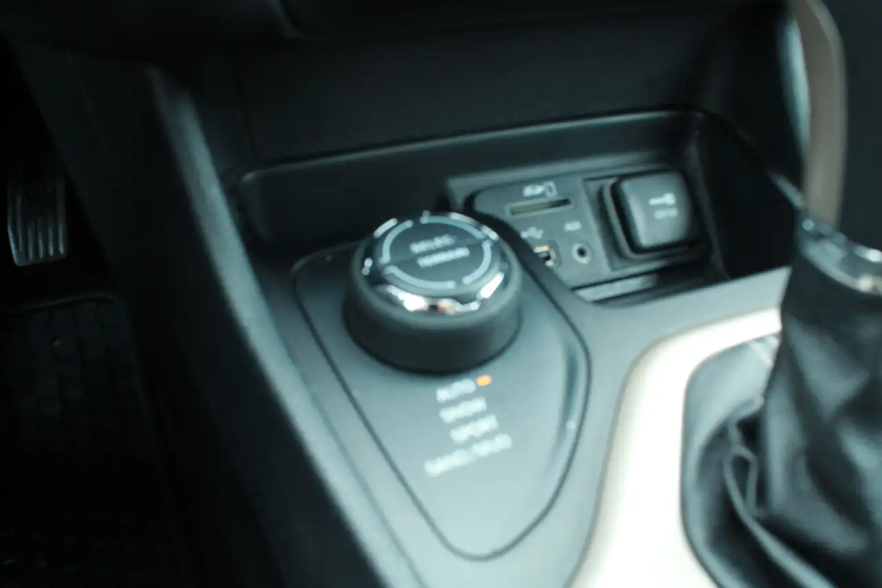 Jeep Cherokee photo Jeep Cherokee