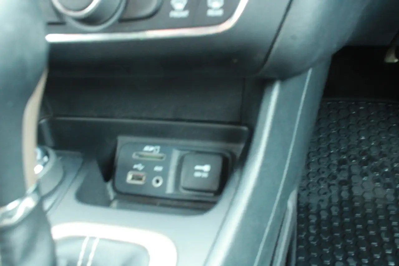 Jeep Cherokee photo Jeep Cherokee