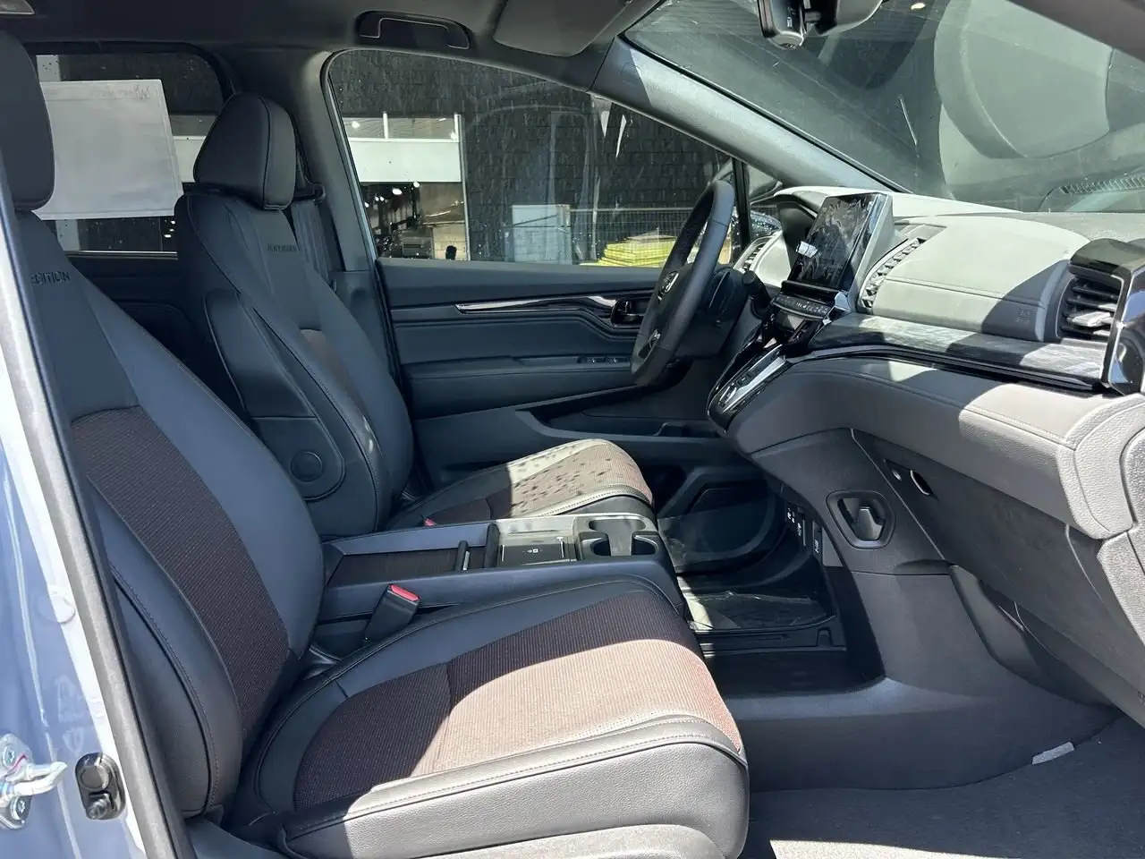 Honda Odyssey снимка Honda Odyssey