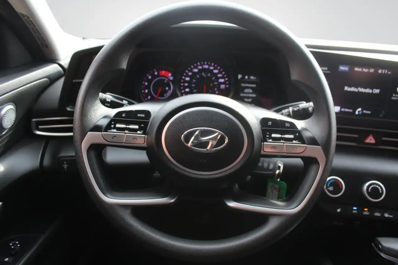 Hyundai ELANTRA снимка Hyundai ELANTRA