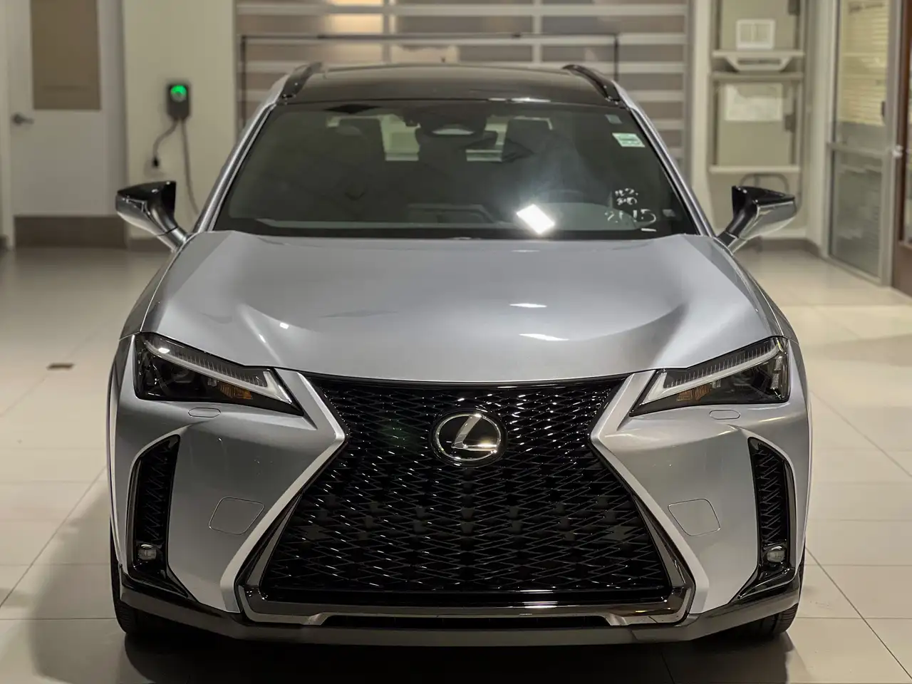 Lexus UX снимка Lexus UX