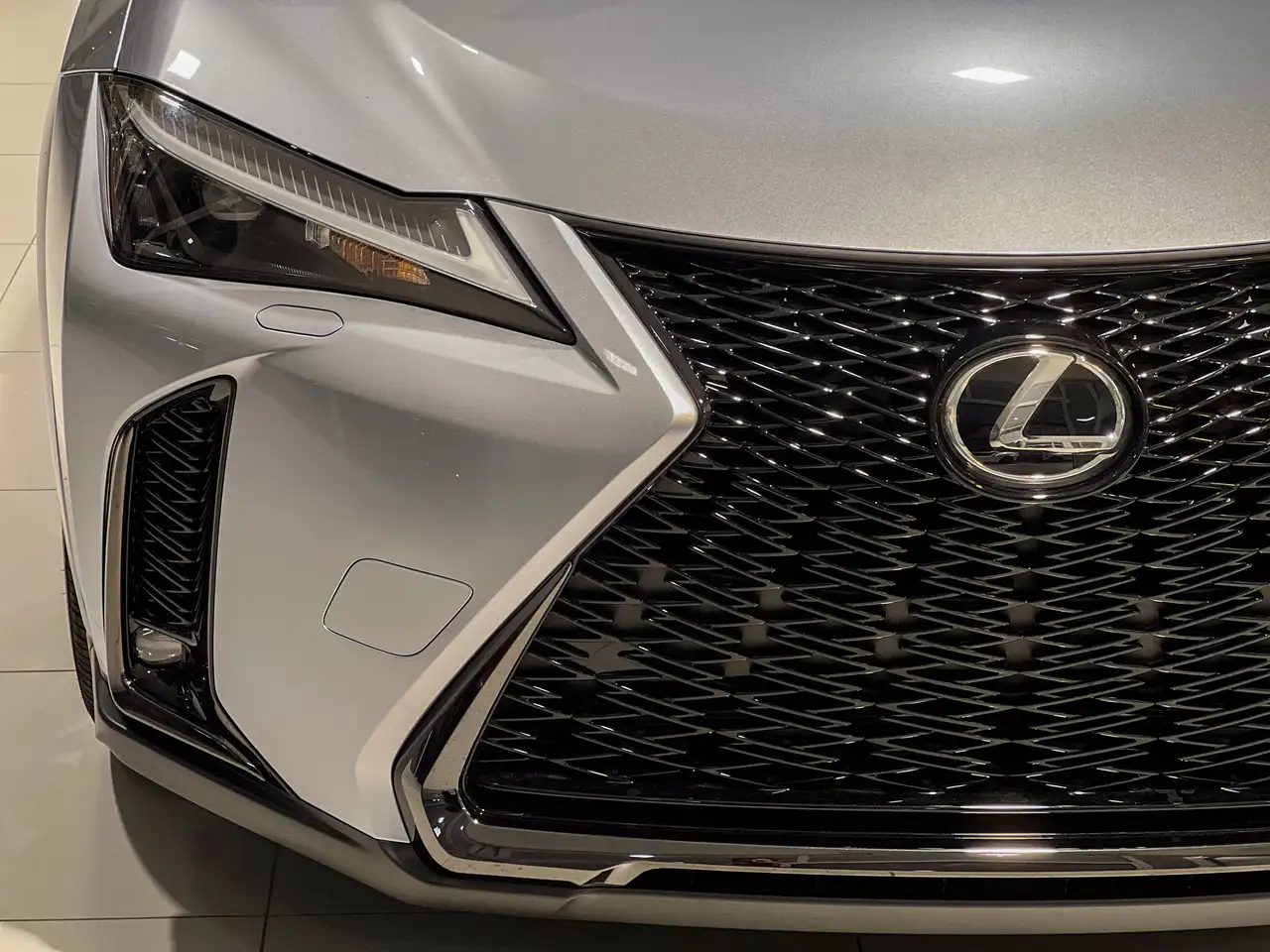 Lexus UX снимка Lexus UX