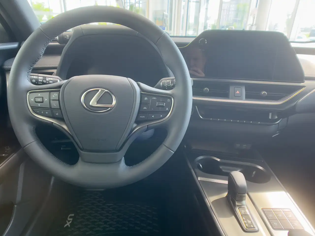 Lexus UX снимка Lexus UX