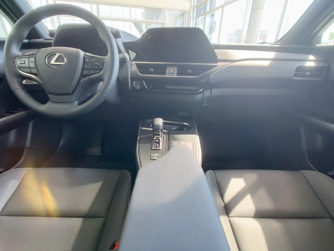 Lexus UX снимка Lexus UX