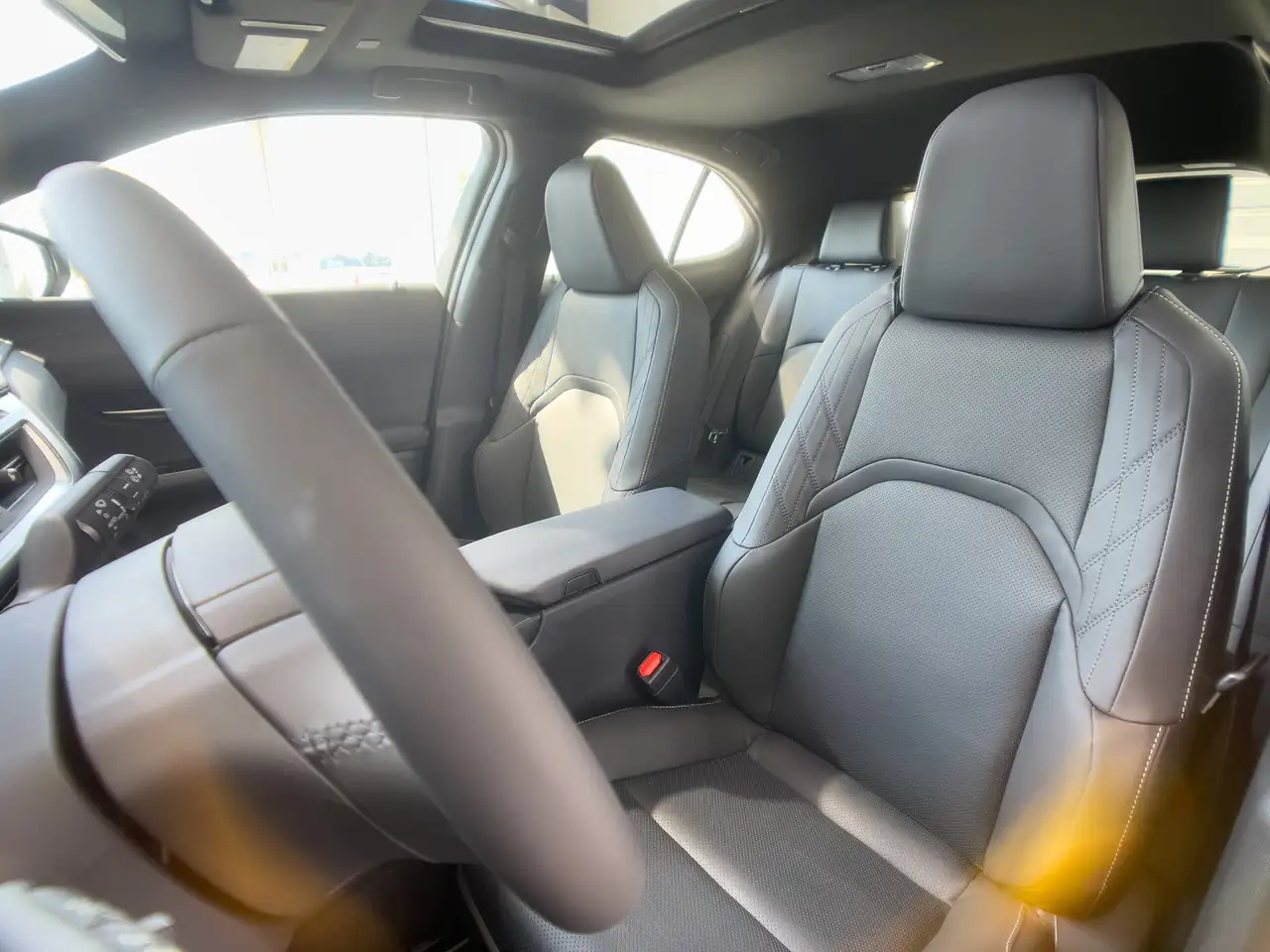 Lexus UX снимка Lexus UX