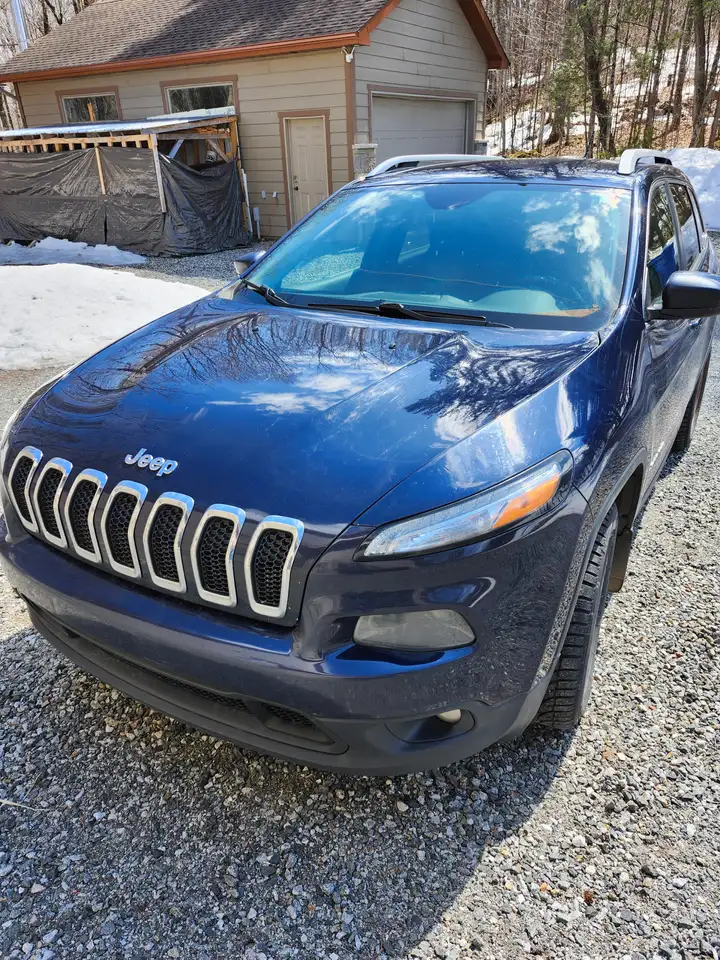 Jeep Cherokee photo Jeep Cherokee