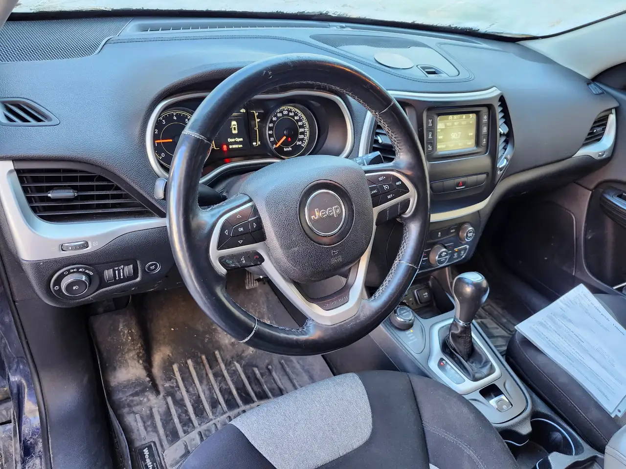 Jeep Cherokee photo Jeep Cherokee