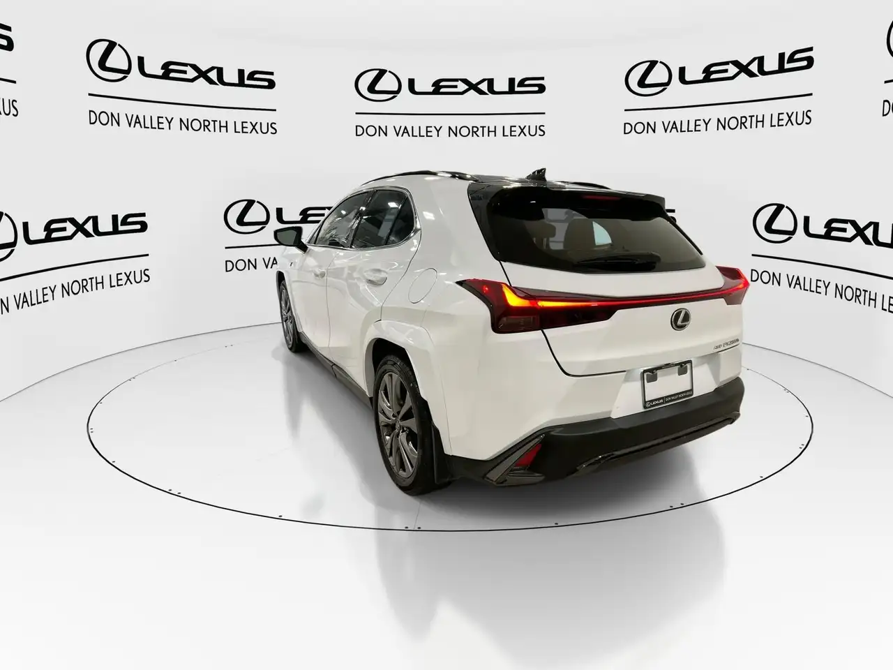 Lexus UX снимка Lexus UX