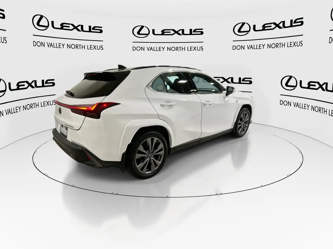 Lexus UX снимка Lexus UX