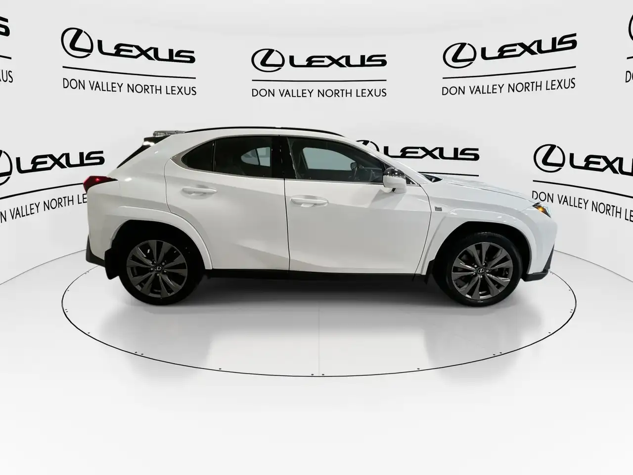 Lexus UX снимка Lexus UX
