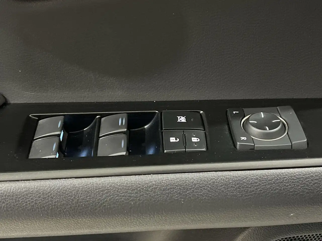 Lexus UX снимка Lexus UX