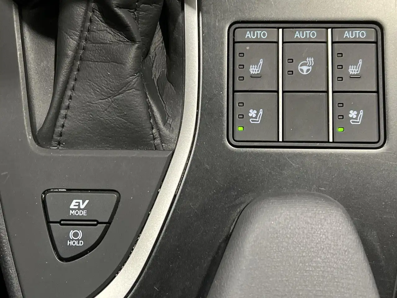 Lexus UX снимка Lexus UX