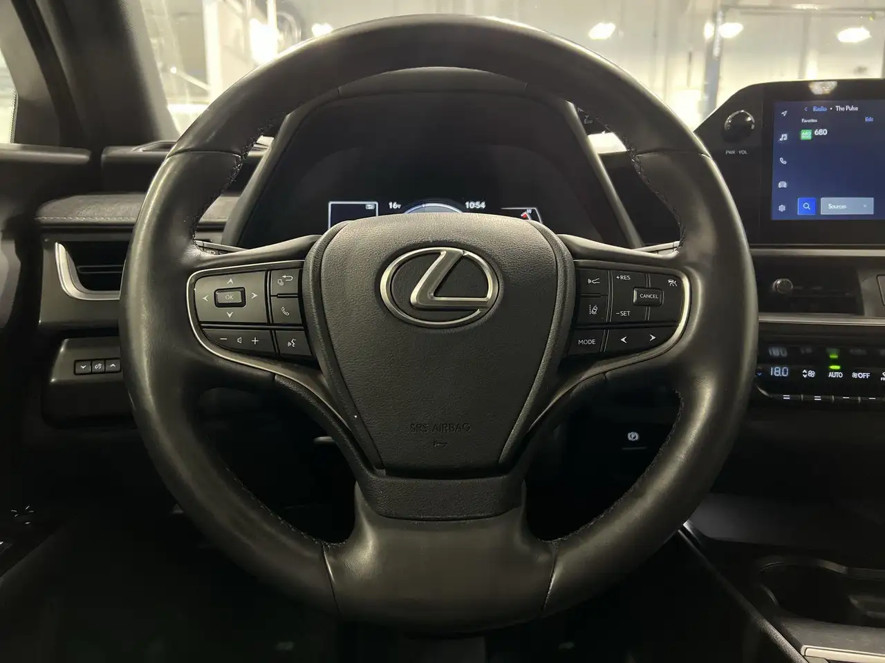 Lexus UX снимка Lexus UX