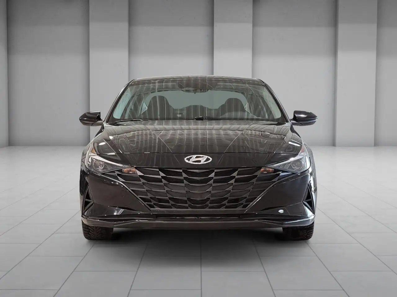 Hyundai ELANTRA photo Hyundai ELANTRA