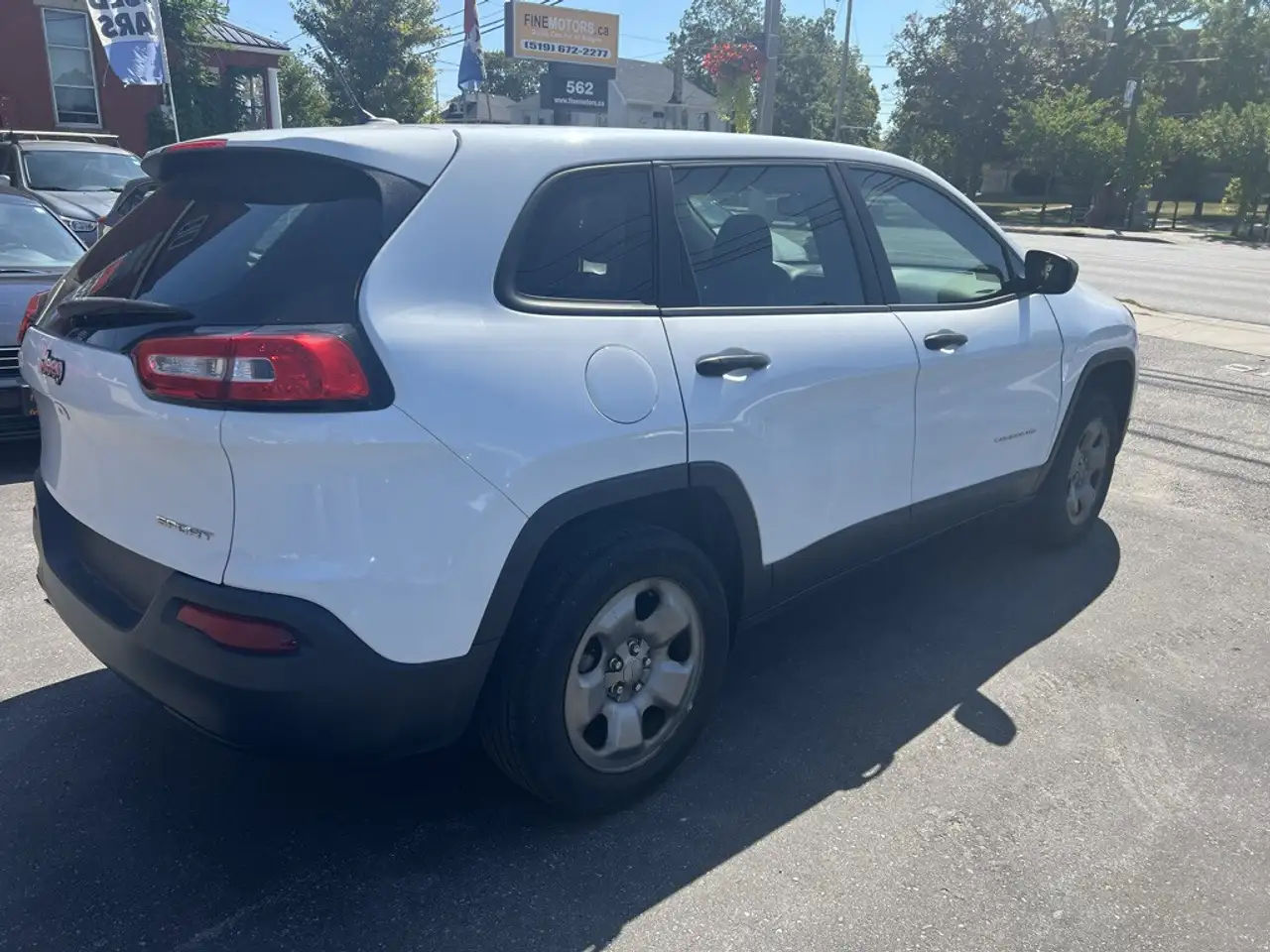 Jeep Cherokee снимка Jeep Cherokee