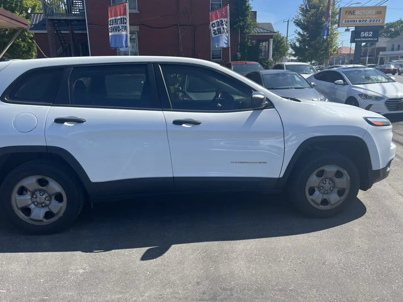 Jeep Cherokee снимка Jeep Cherokee