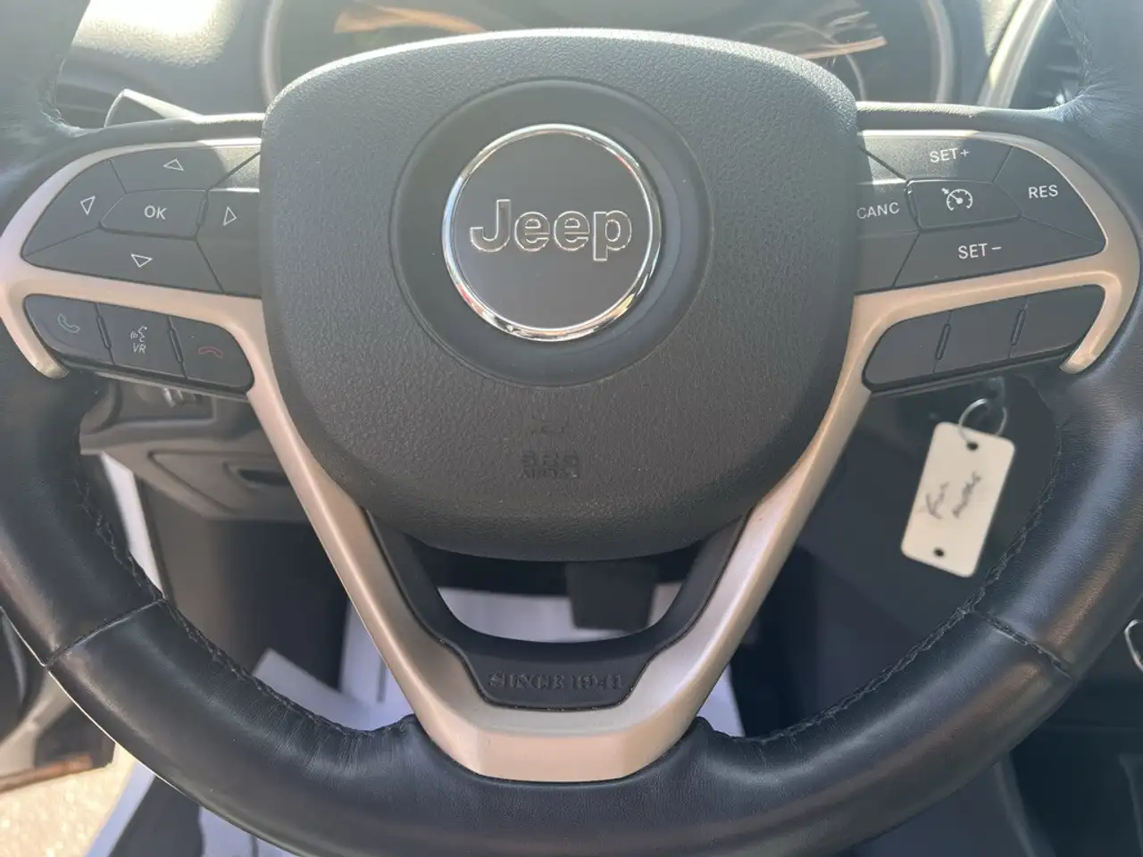 Jeep Cherokee снимка Jeep Cherokee
