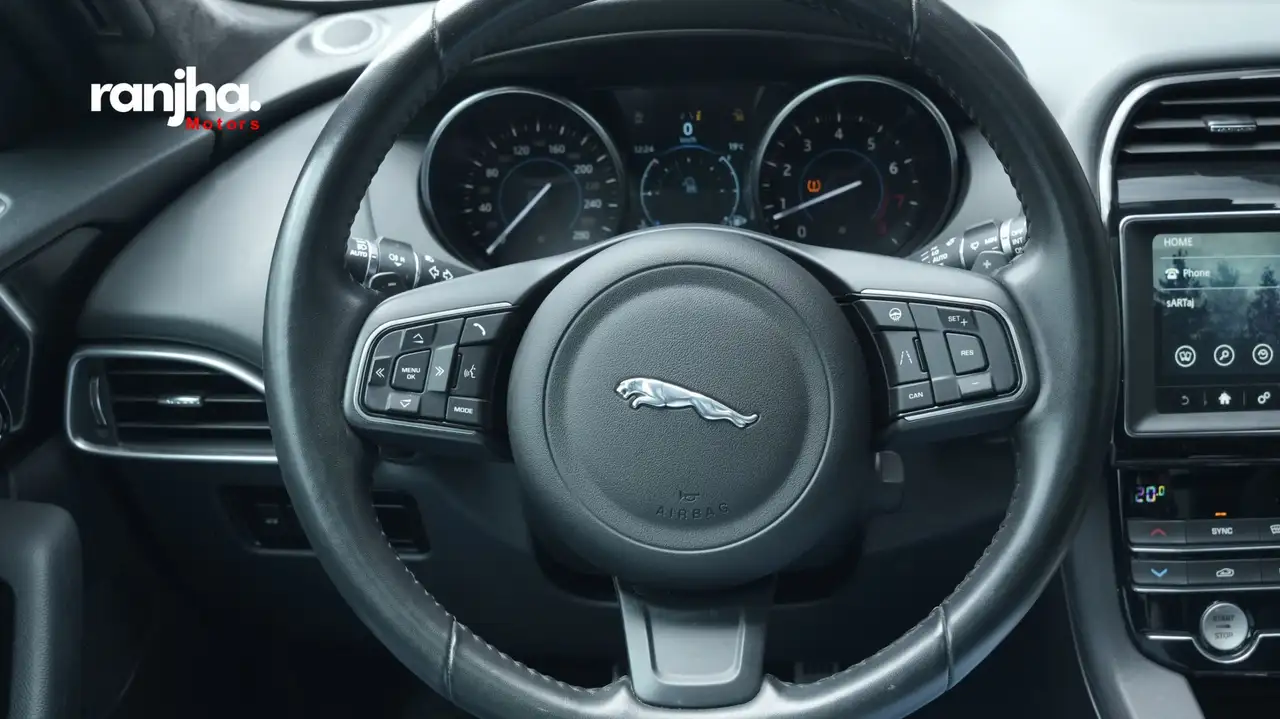Jaguar F-Pace снимка Jaguar F-Pace