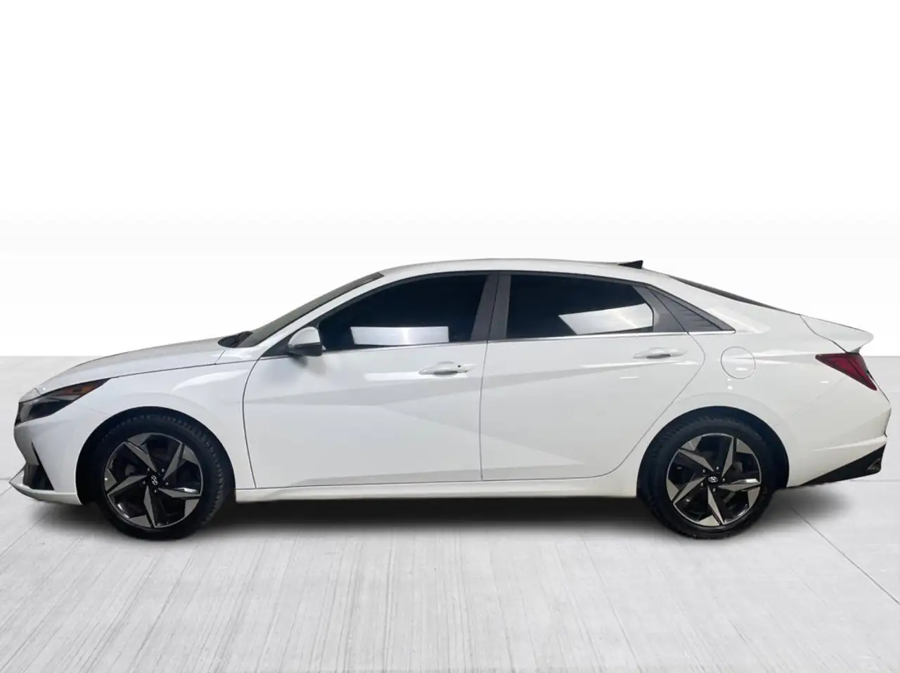 Hyundai ELANTRA снимка Hyundai ELANTRA