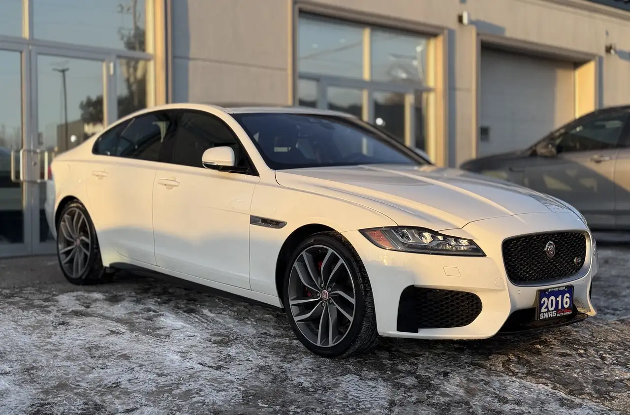 Jaguar XF photo Jaguar XF