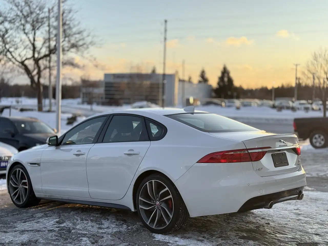 Jaguar XF photo Jaguar XF