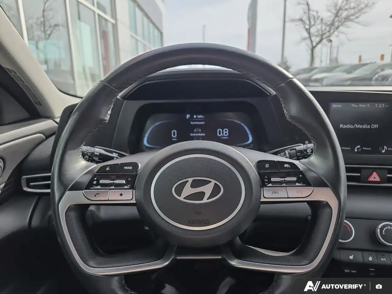Hyundai ELANTRA снимка Hyundai ELANTRA