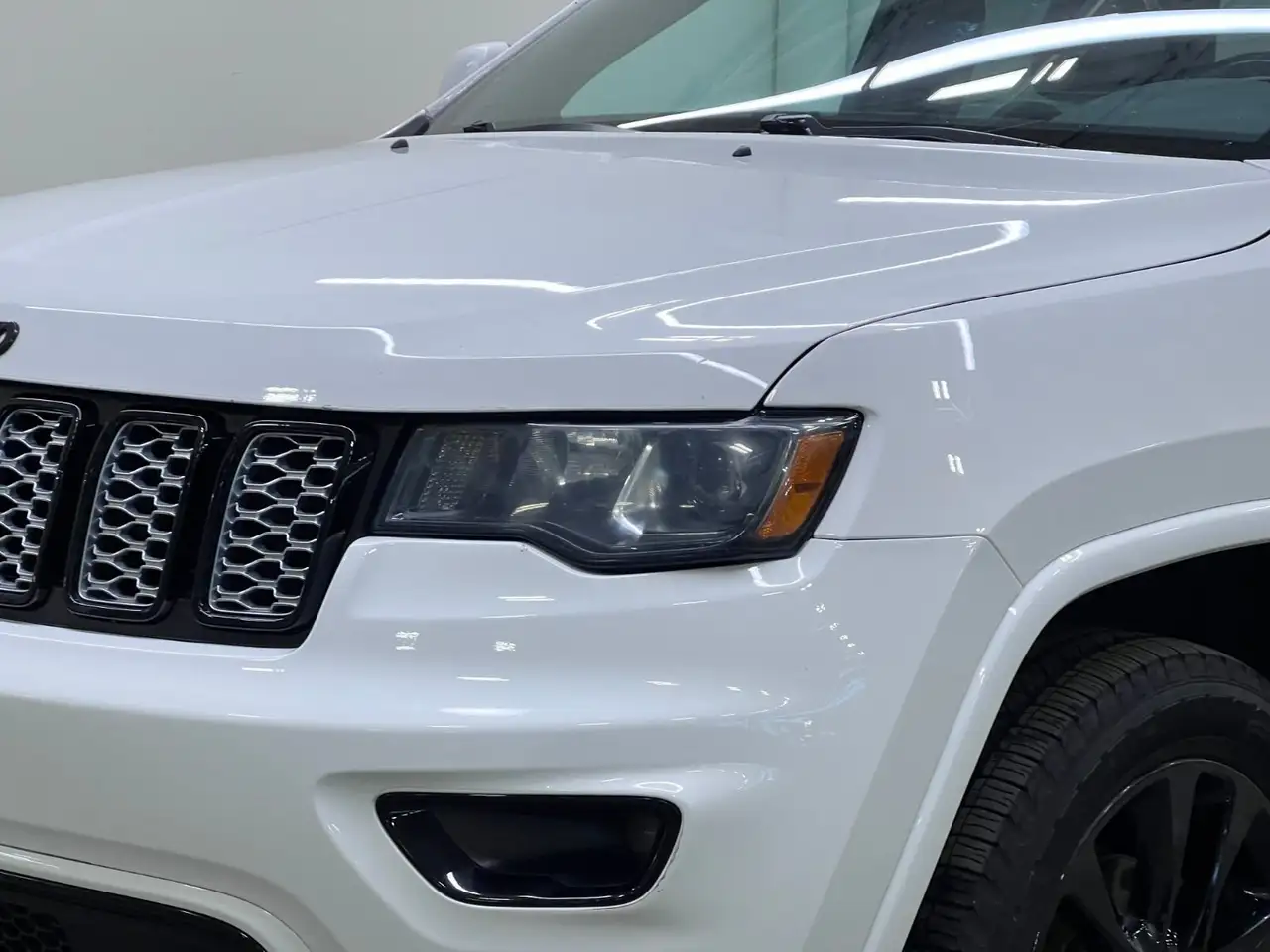 Jeep Grand Cherokee снимка Jeep Grand Cherokee
