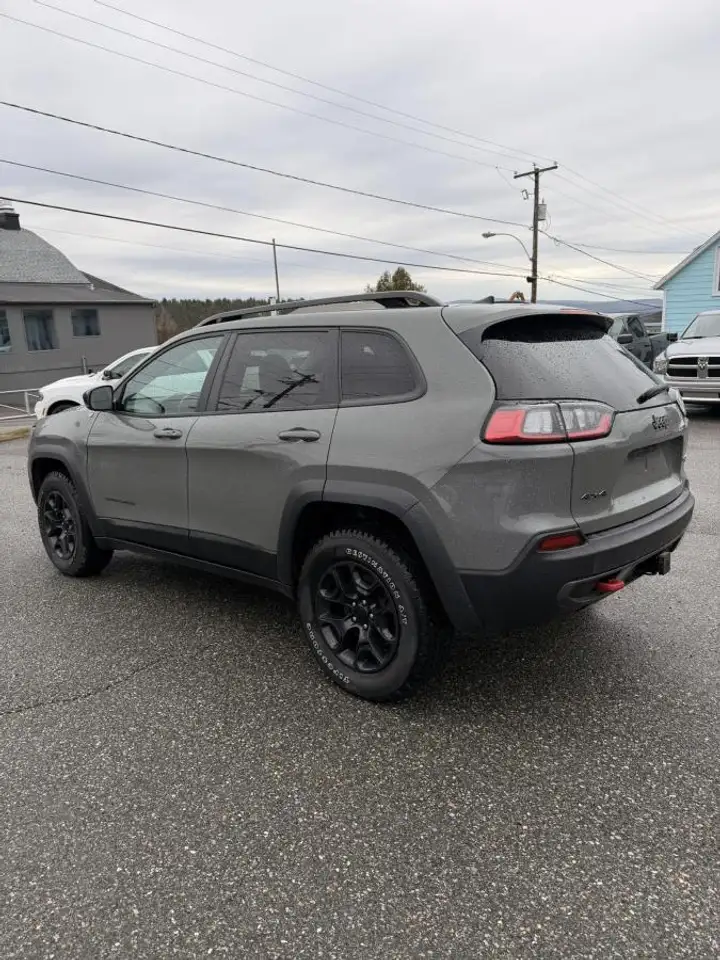 Jeep Cherokee снимка Jeep Cherokee