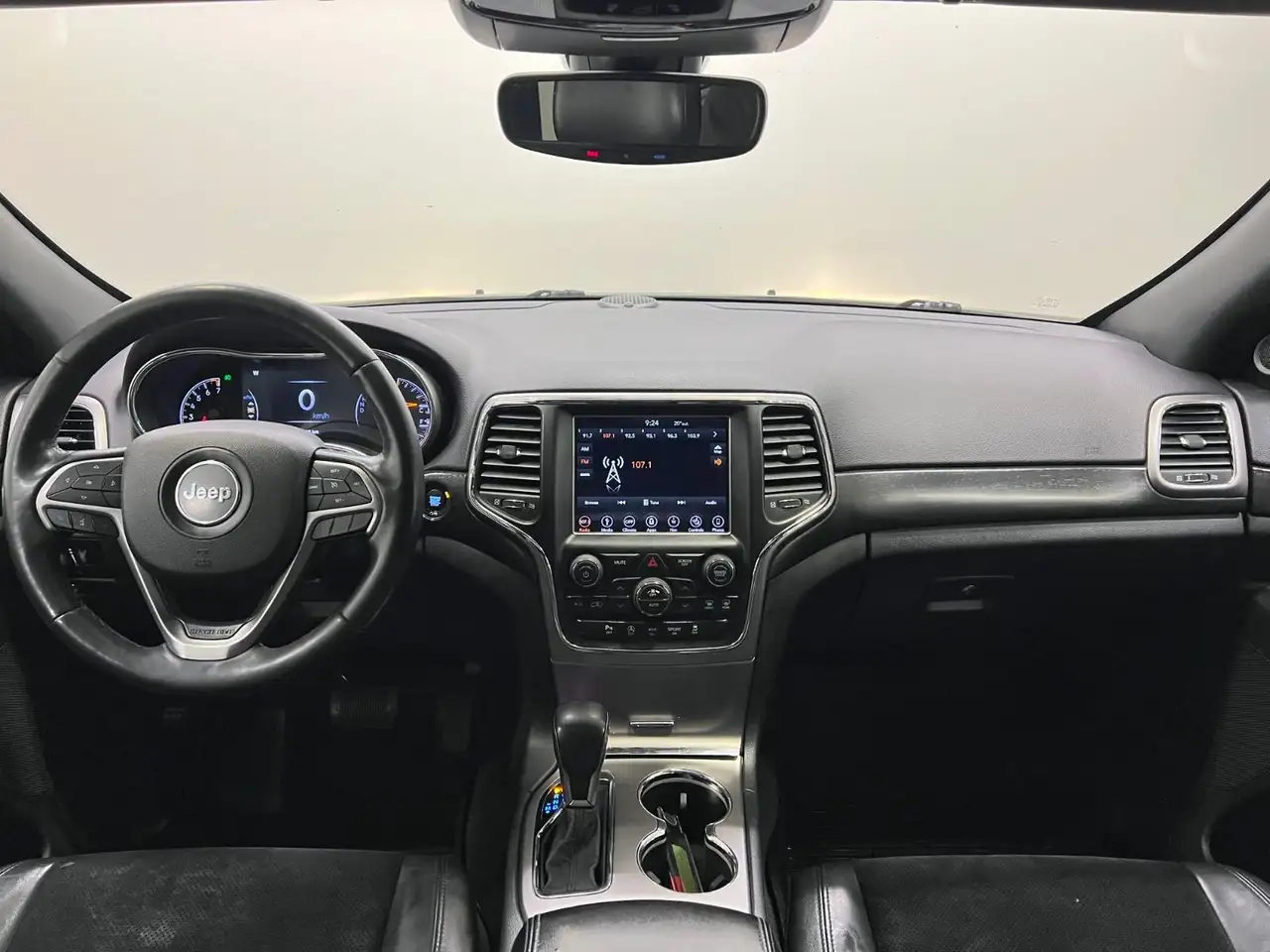 Jeep Grand Cherokee снимка Jeep Grand Cherokee