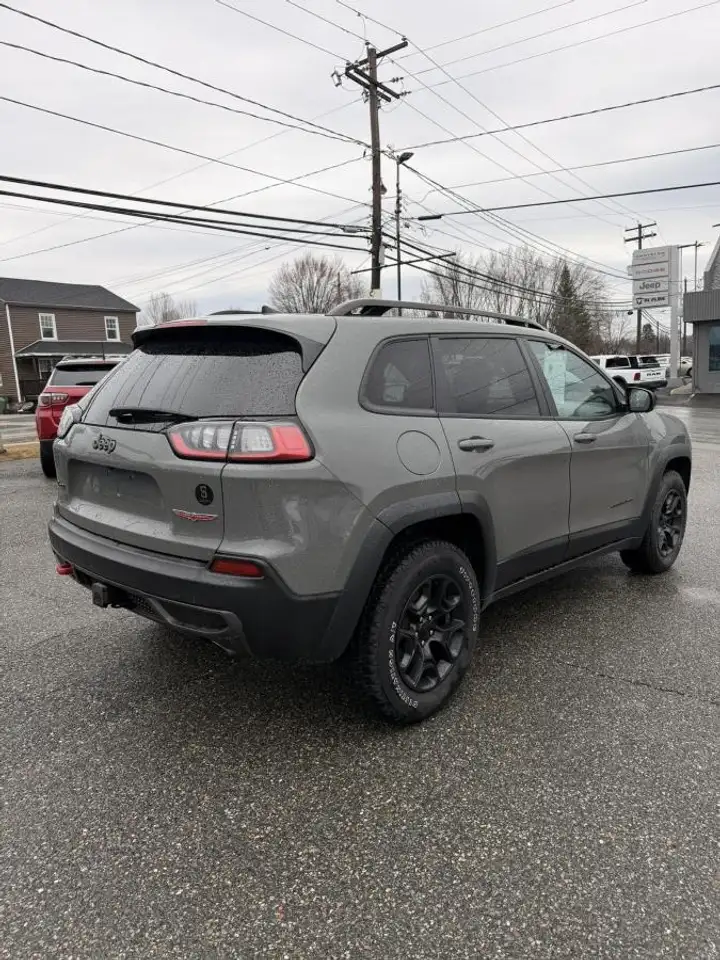 Jeep Cherokee снимка Jeep Cherokee