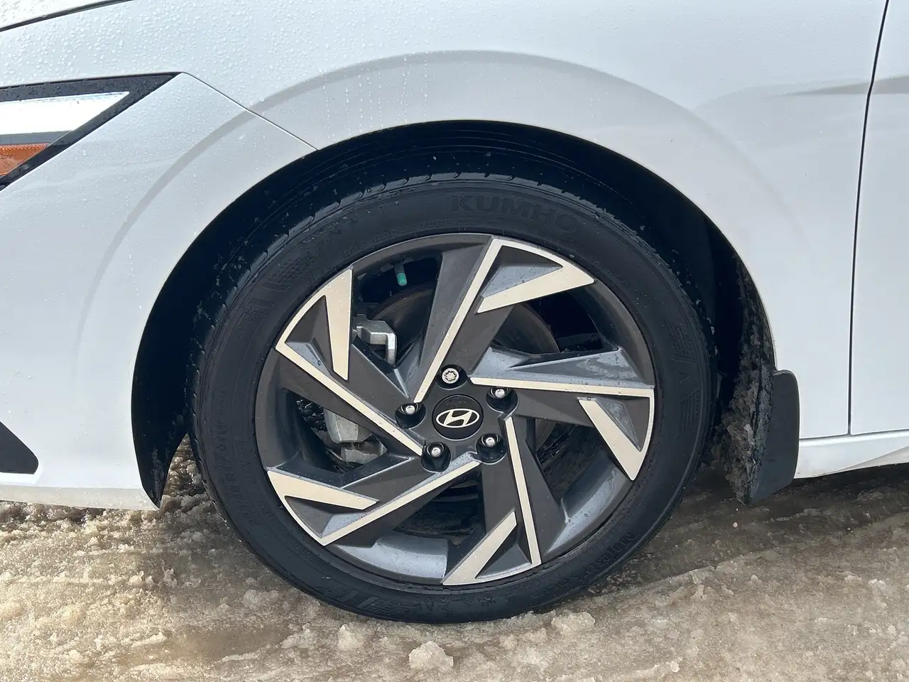 Hyundai ELANTRA снимка Hyundai ELANTRA