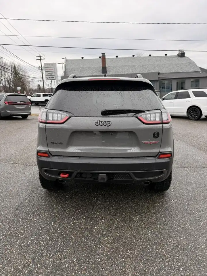 Jeep Cherokee снимка Jeep Cherokee