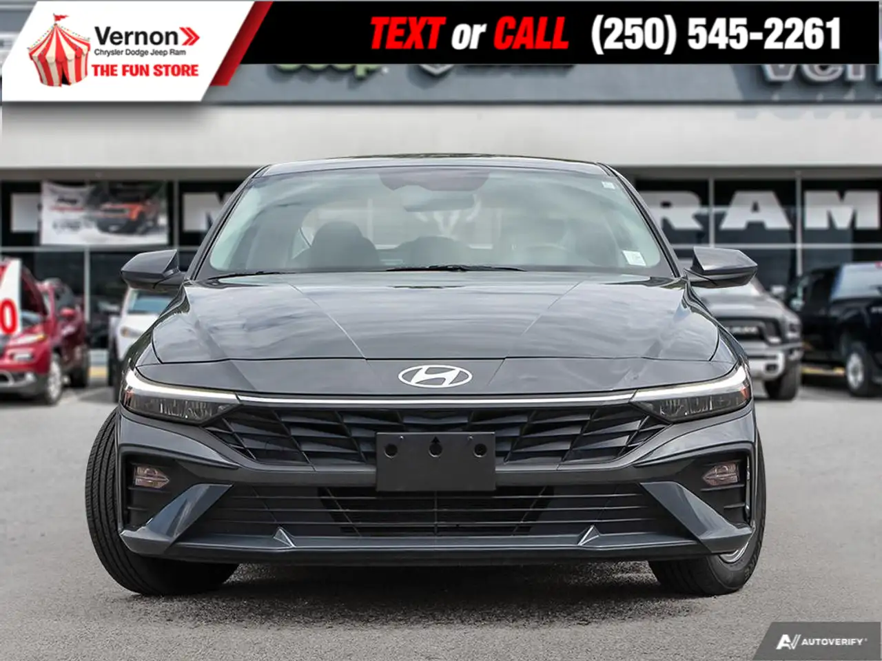 Hyundai ELANTRA photo Hyundai ELANTRA