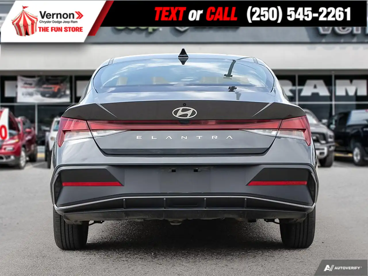 Hyundai ELANTRA photo Hyundai ELANTRA