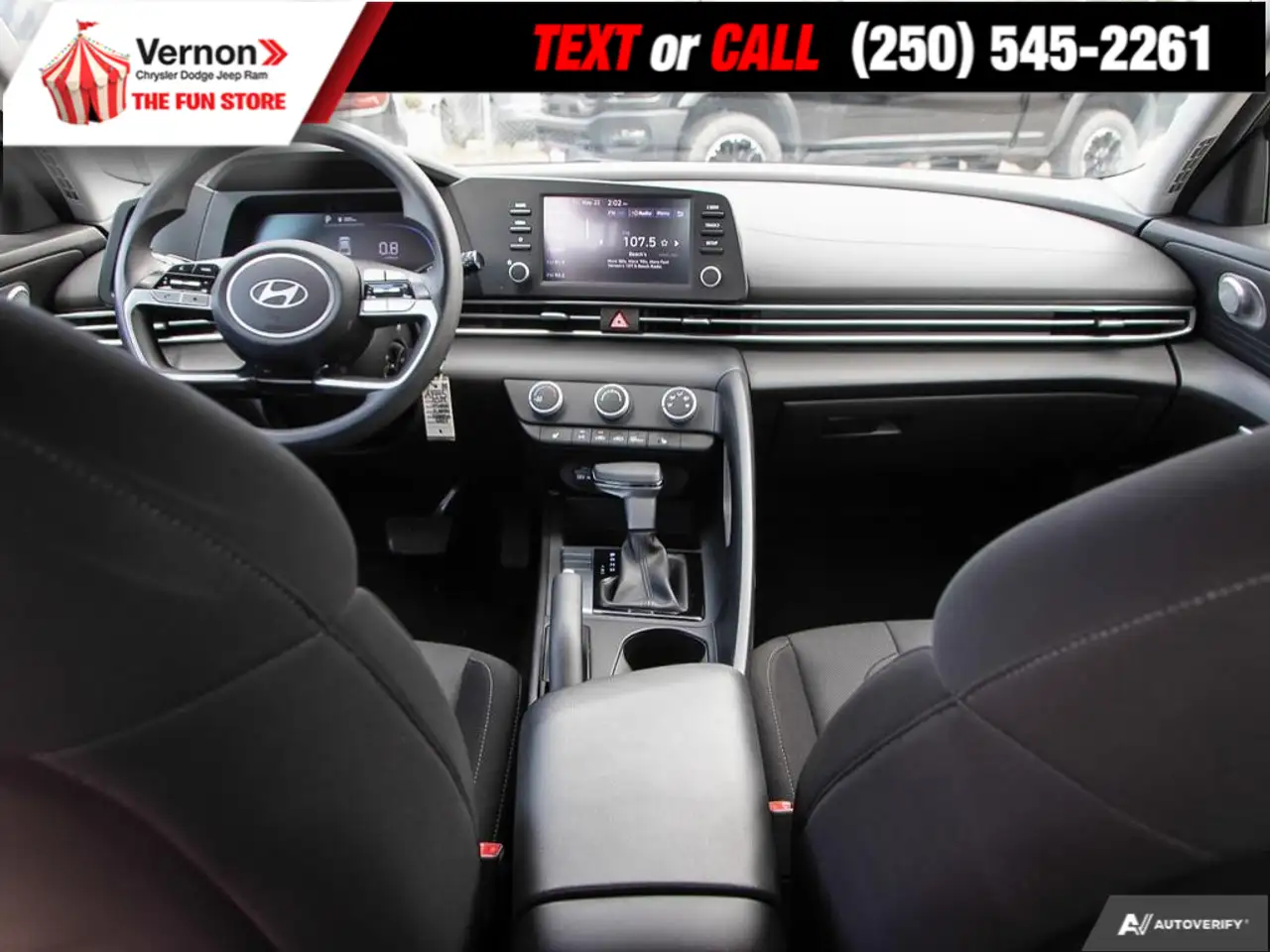 Hyundai ELANTRA photo Hyundai ELANTRA