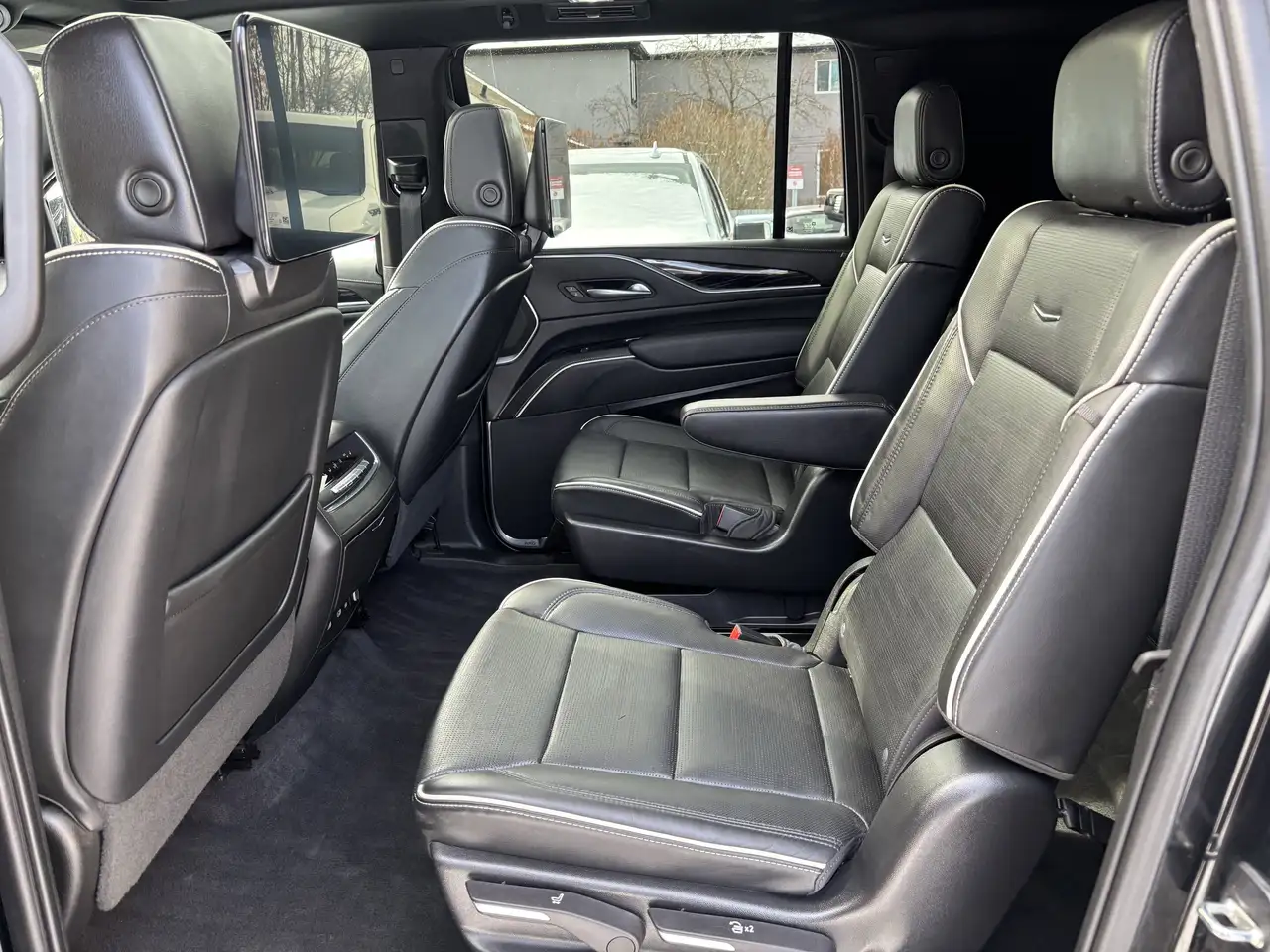 Cadillac Escalade снимка Cadillac Escalade