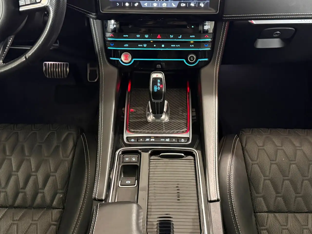 Jaguar F-Pace fotografie Jaguar F-Pace