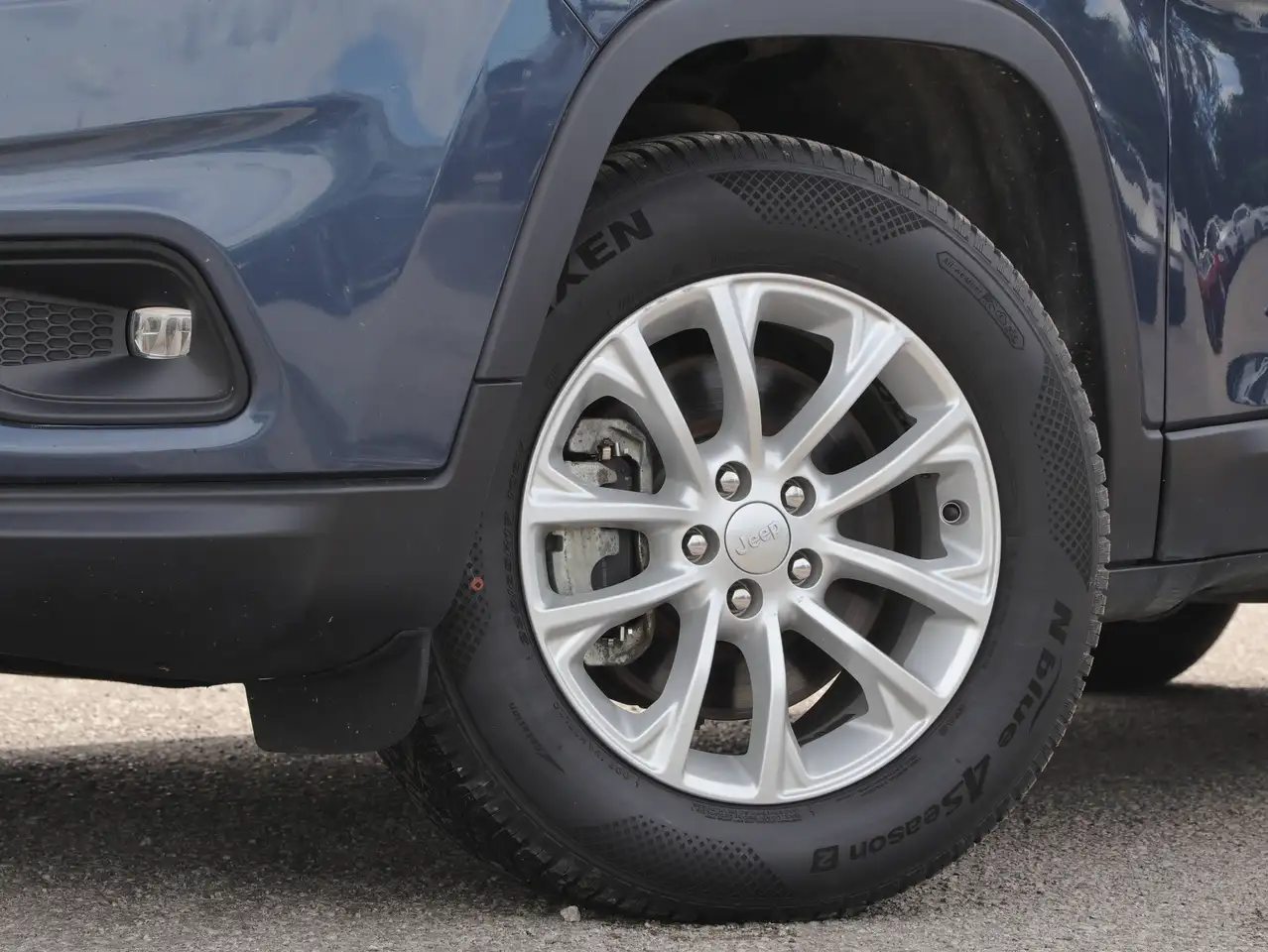 Jeep Cherokee снимка Jeep Cherokee