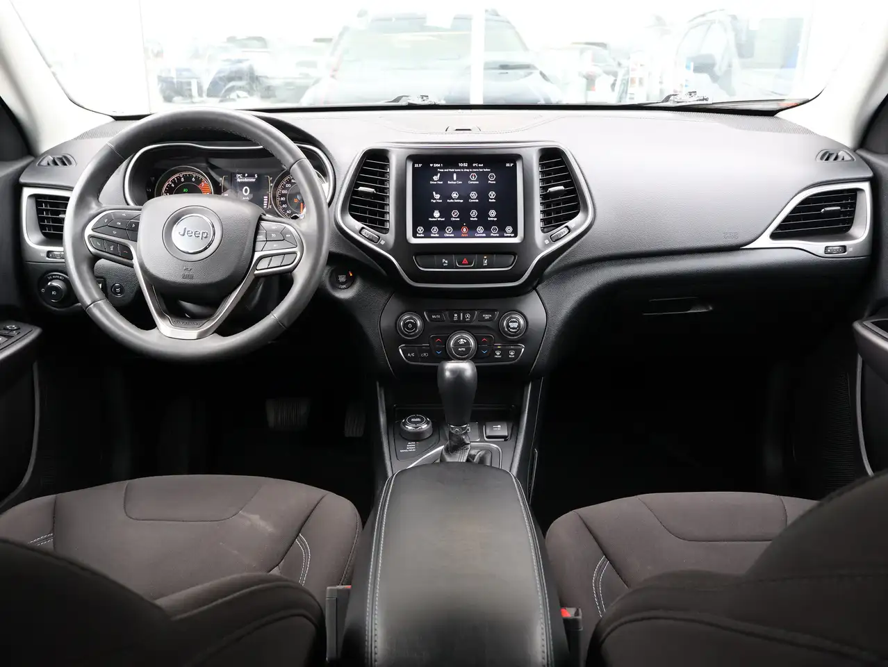 Jeep Cherokee снимка Jeep Cherokee