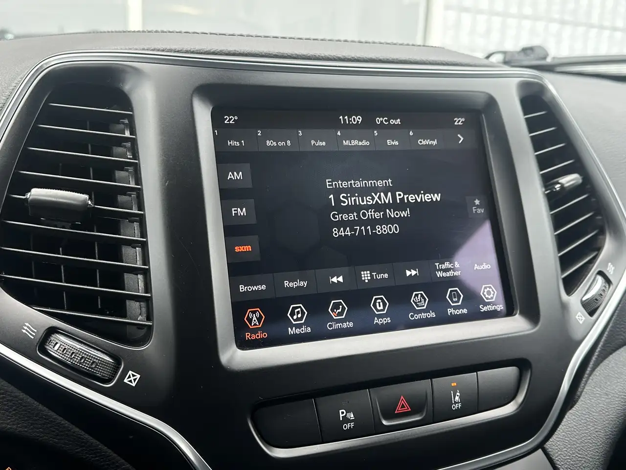 Jeep Cherokee снимка Jeep Cherokee