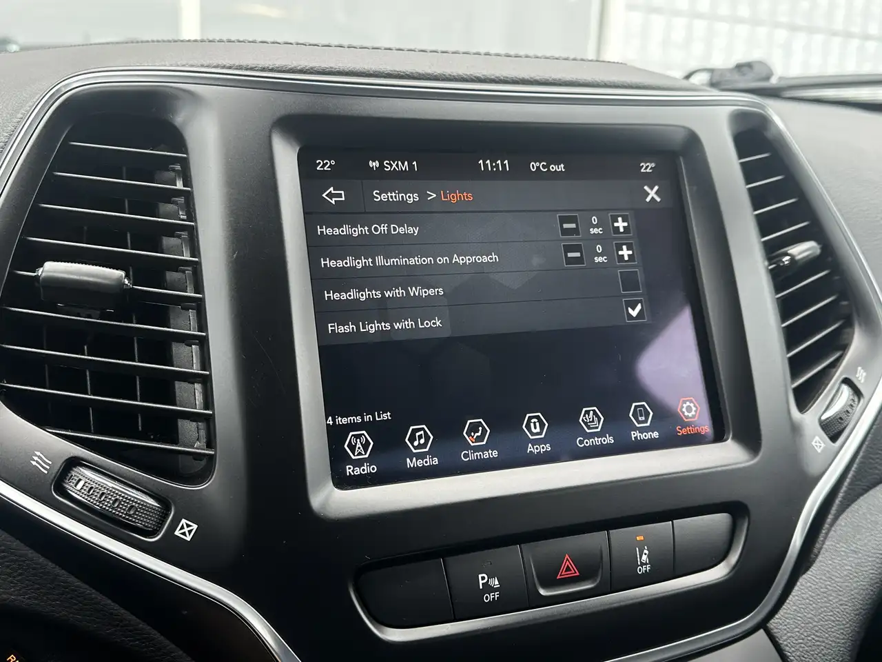 Jeep Cherokee снимка Jeep Cherokee