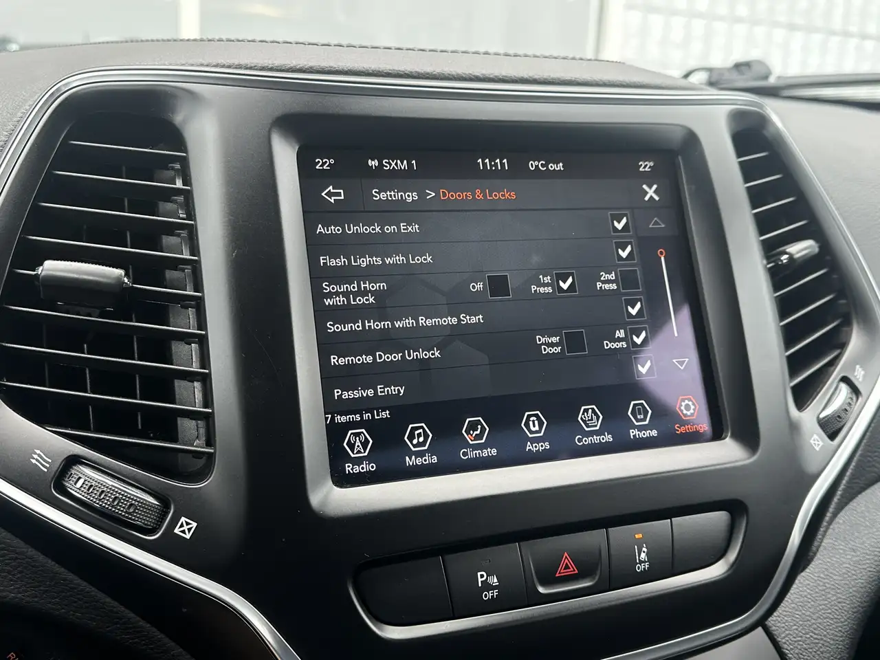 Jeep Cherokee снимка Jeep Cherokee