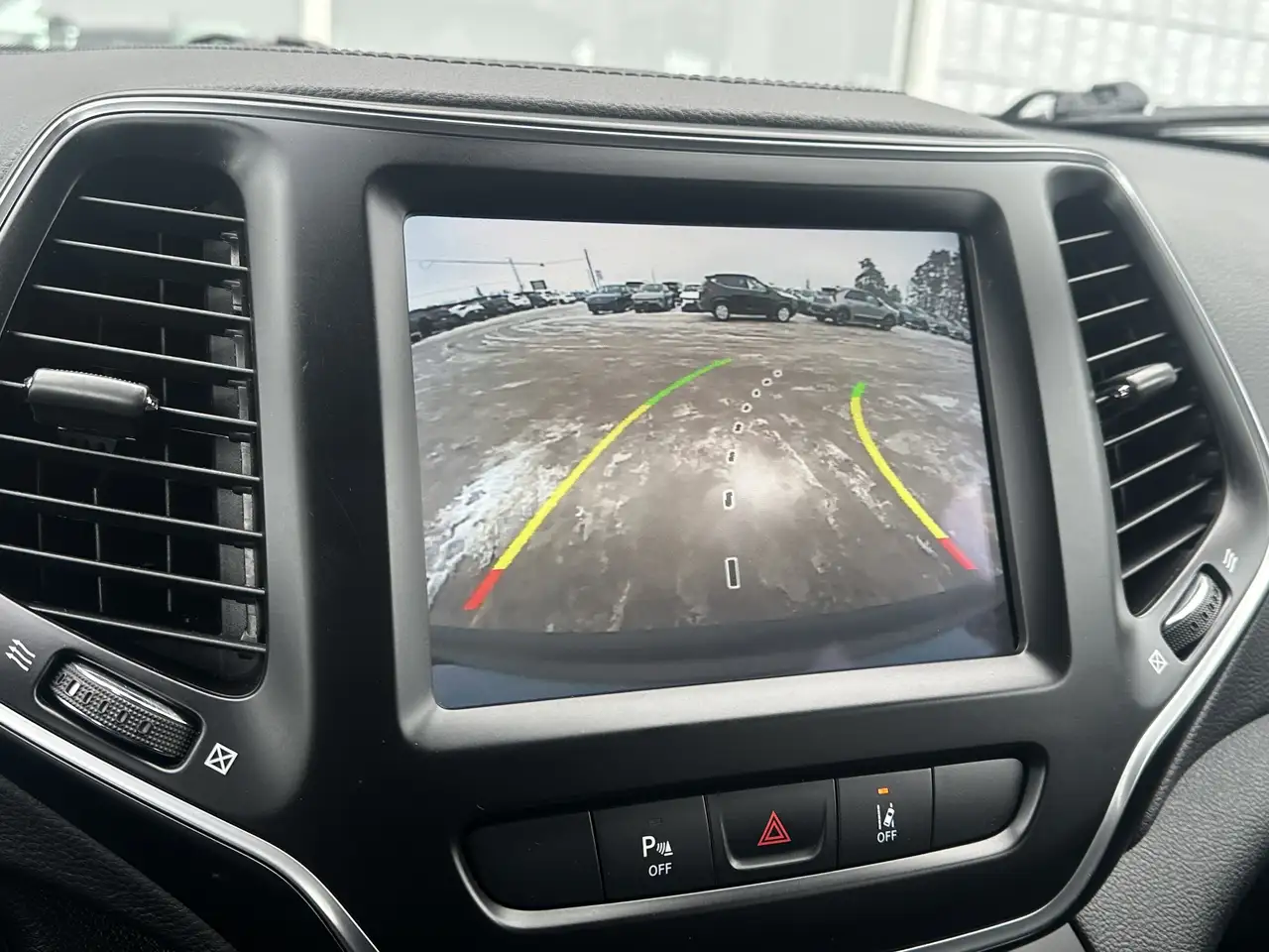 Jeep Cherokee снимка Jeep Cherokee
