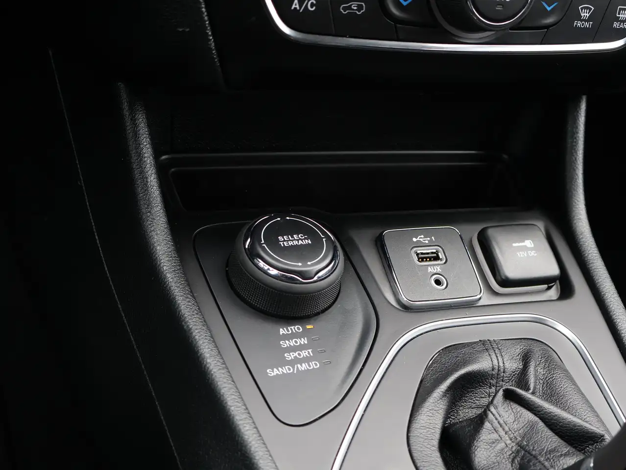 Jeep Cherokee снимка Jeep Cherokee