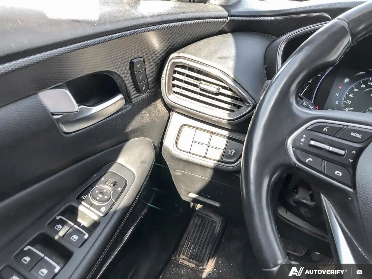 Hyundai SANTA FE снимка Hyundai SANTA FE