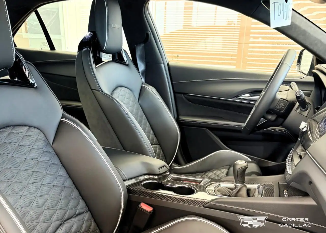 Cadillac CT4-V снимка Cadillac CT4-V