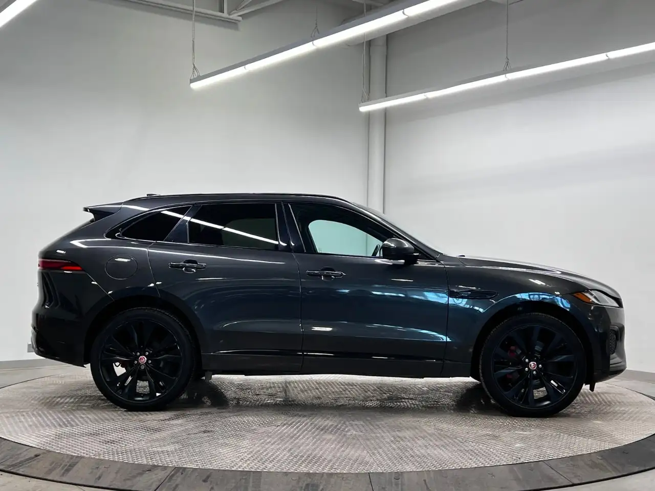 Jaguar F-Pace снимка Jaguar F-Pace