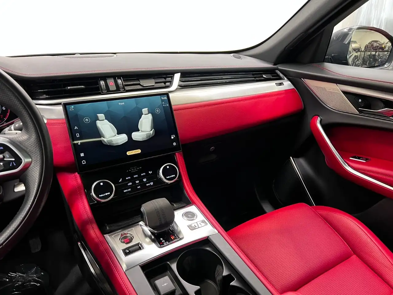 Jaguar F-Pace снимка Jaguar F-Pace